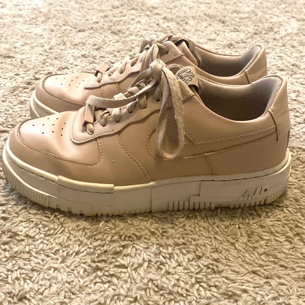 Nike Air Force one pixel pink